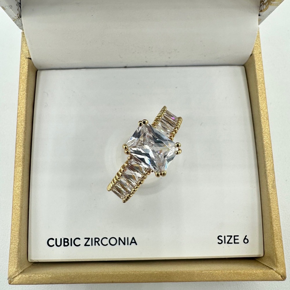 Unbranded Cubic Zirconia Ring Womens Size 6 Gold Square Baguette New Glam
